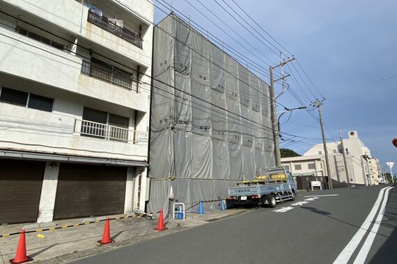 足場