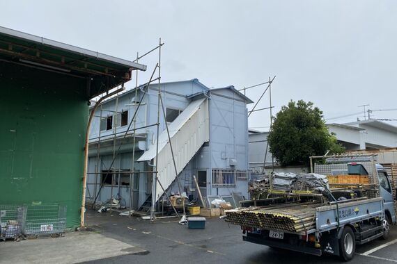 足場